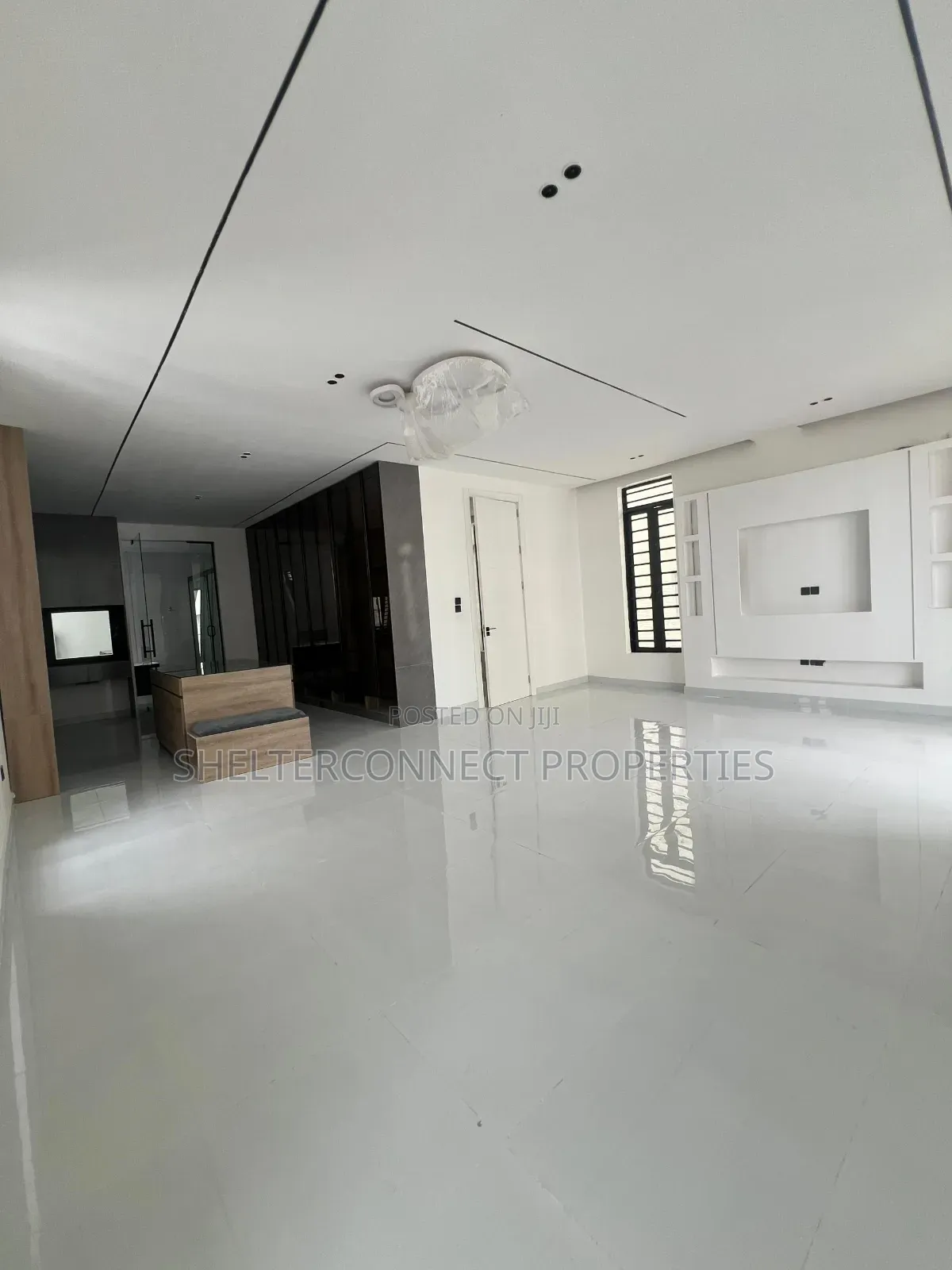 5bdrm Duplex in Lekki Phase 1 for sale in Lekki Phase 1