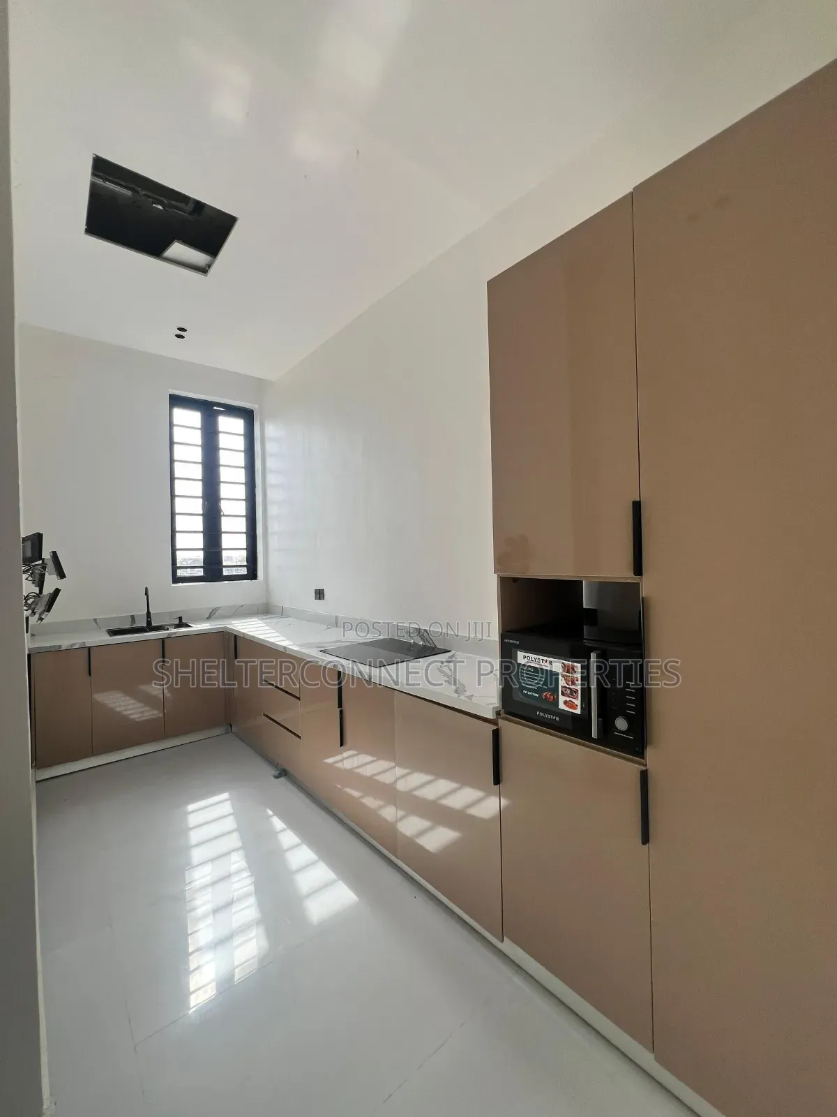 5bdrm Duplex in Lekki Phase 1 for sale in Lekki Phase 1