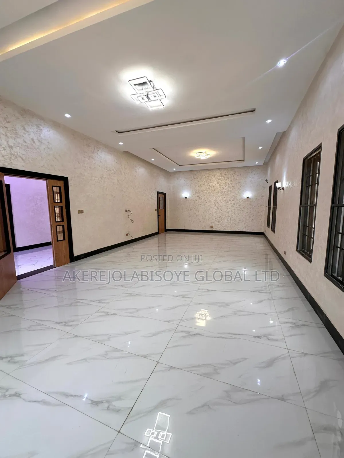 7bdrm Duplex in In An Estate for sale in Gwarinpa