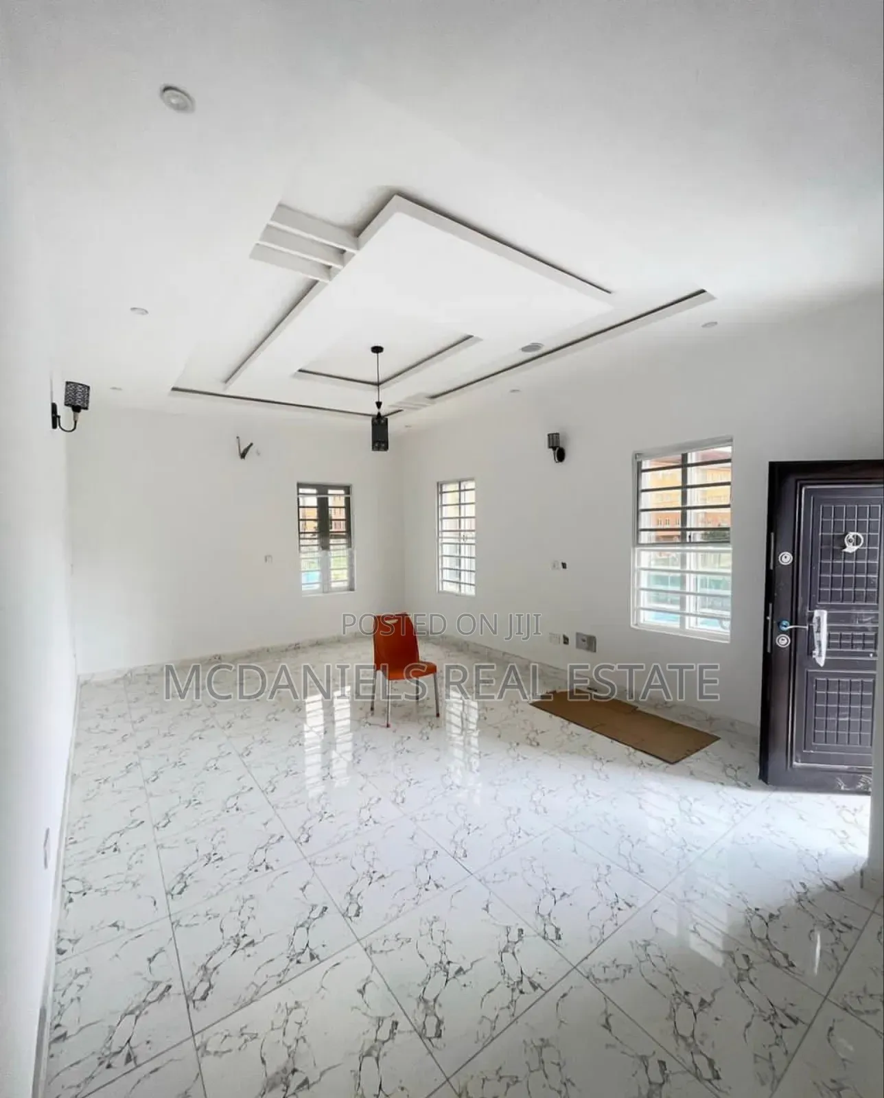 4bdrm Duplex in Chevron for sale in Chevron