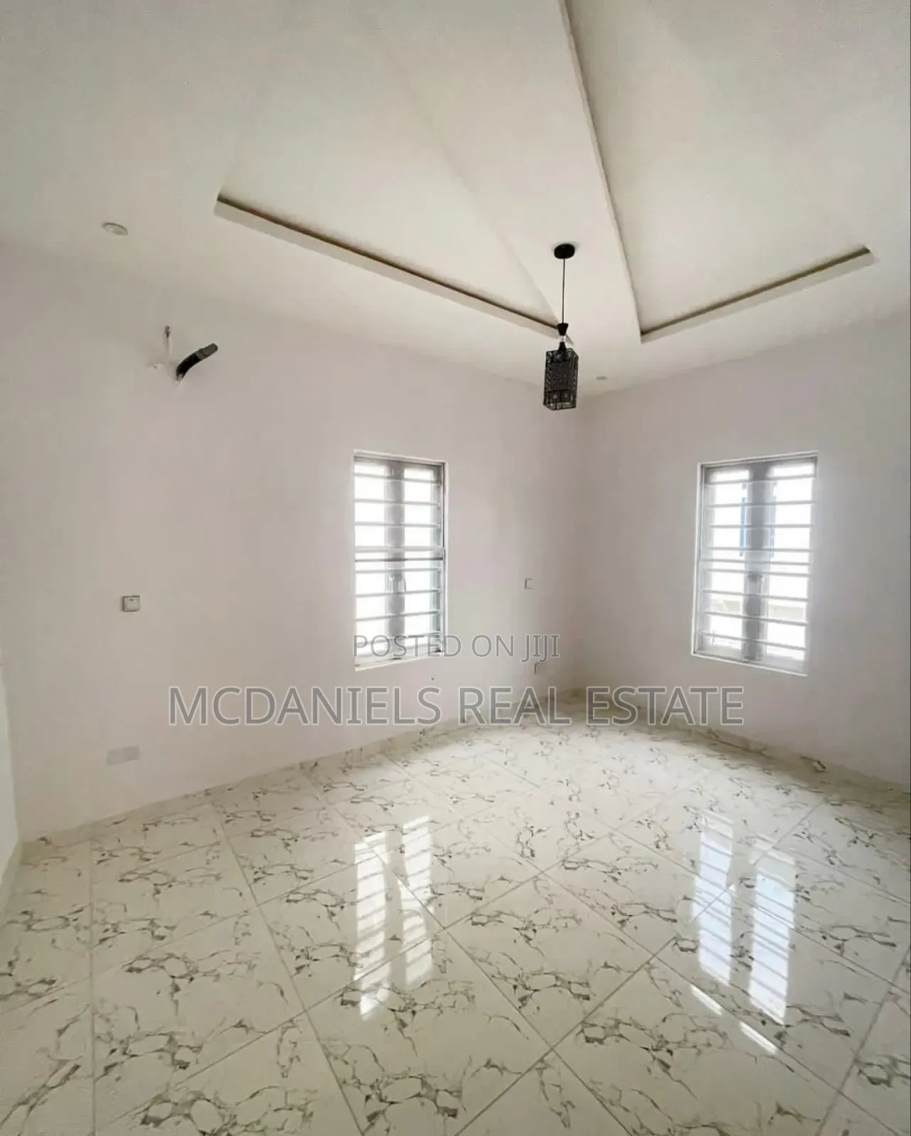 4bdrm Duplex in Chevron for sale in Chevron