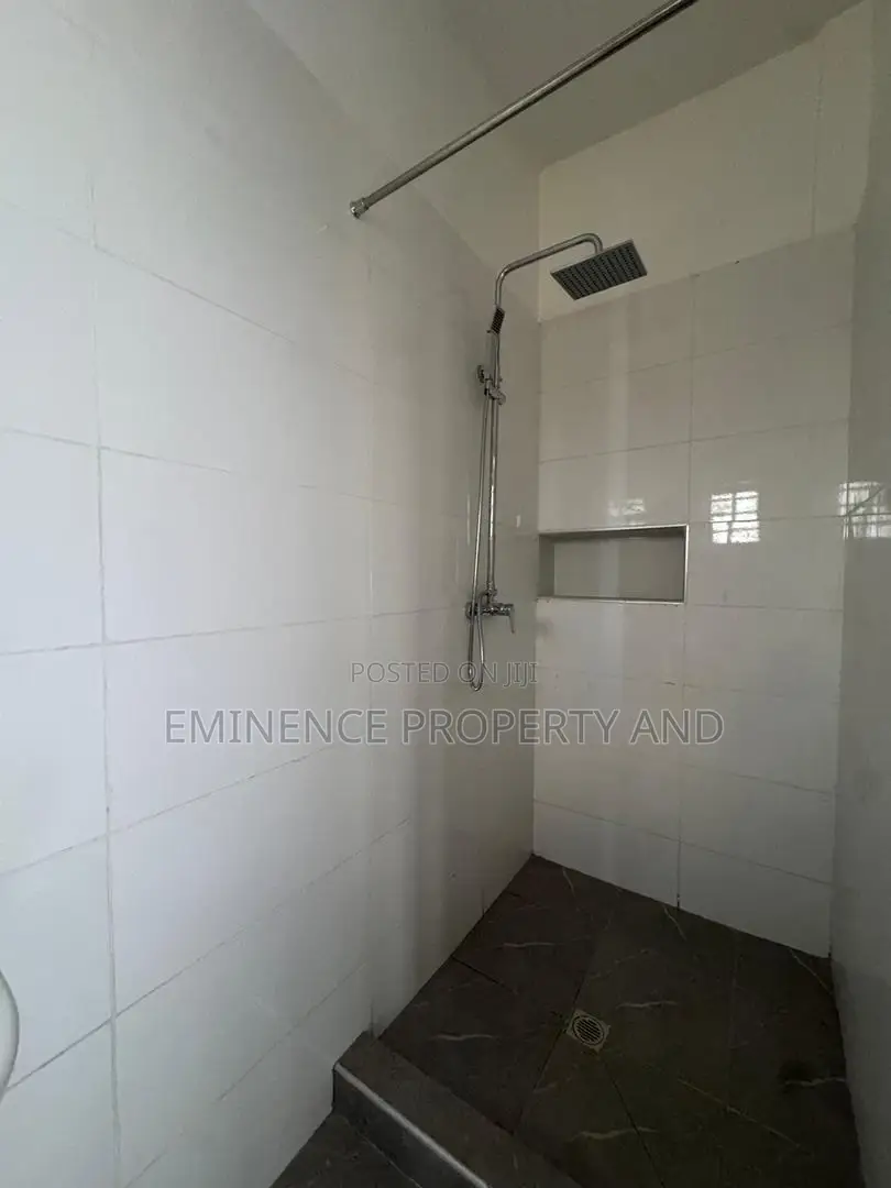 3bdrm Apartment In Lekki Phase 2 For Sale in Lekki Phase 2