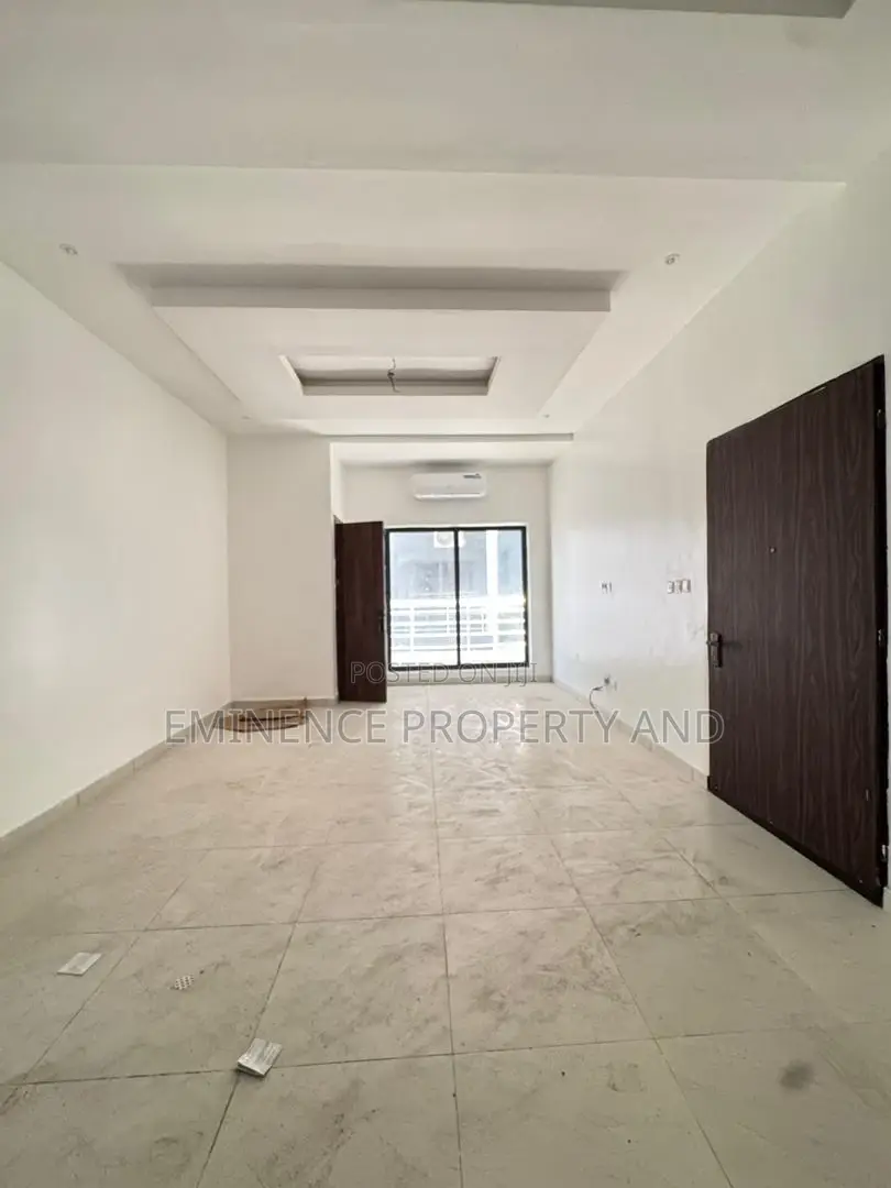 3bdrm Apartment In Lekki Phase 2 For Sale in Lekki Phase 2