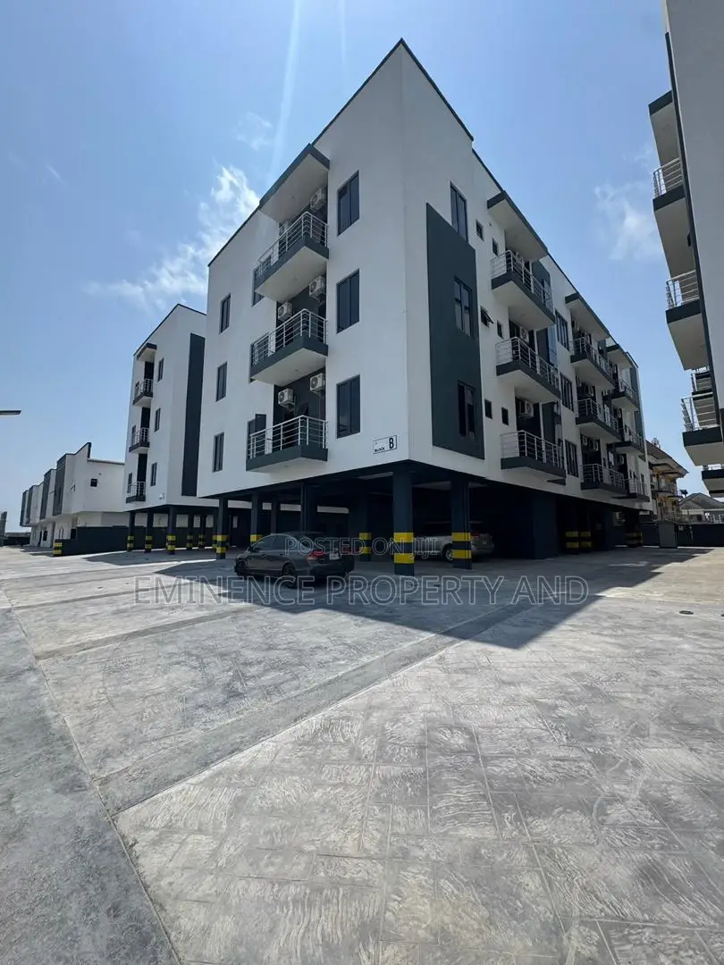 3bdrm Apartment In Lekki Phase 2 For Sale in Lekki Phase 2