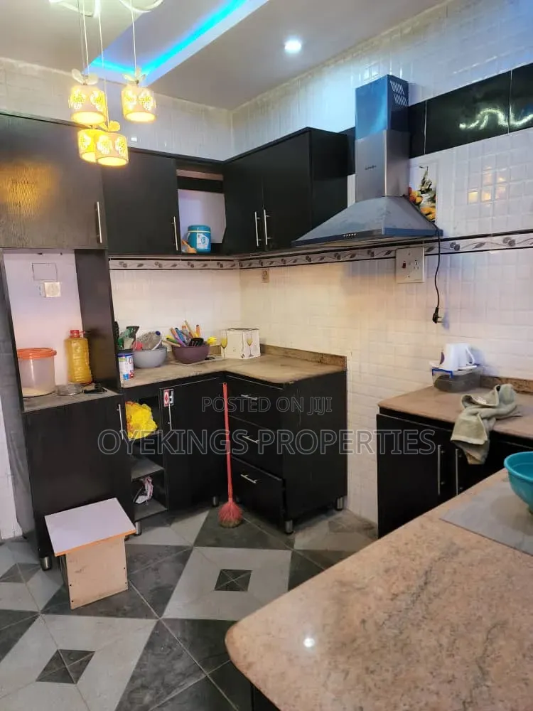 3bdrm Bungalow in Idi Ape, Akobo for sale in Akobo