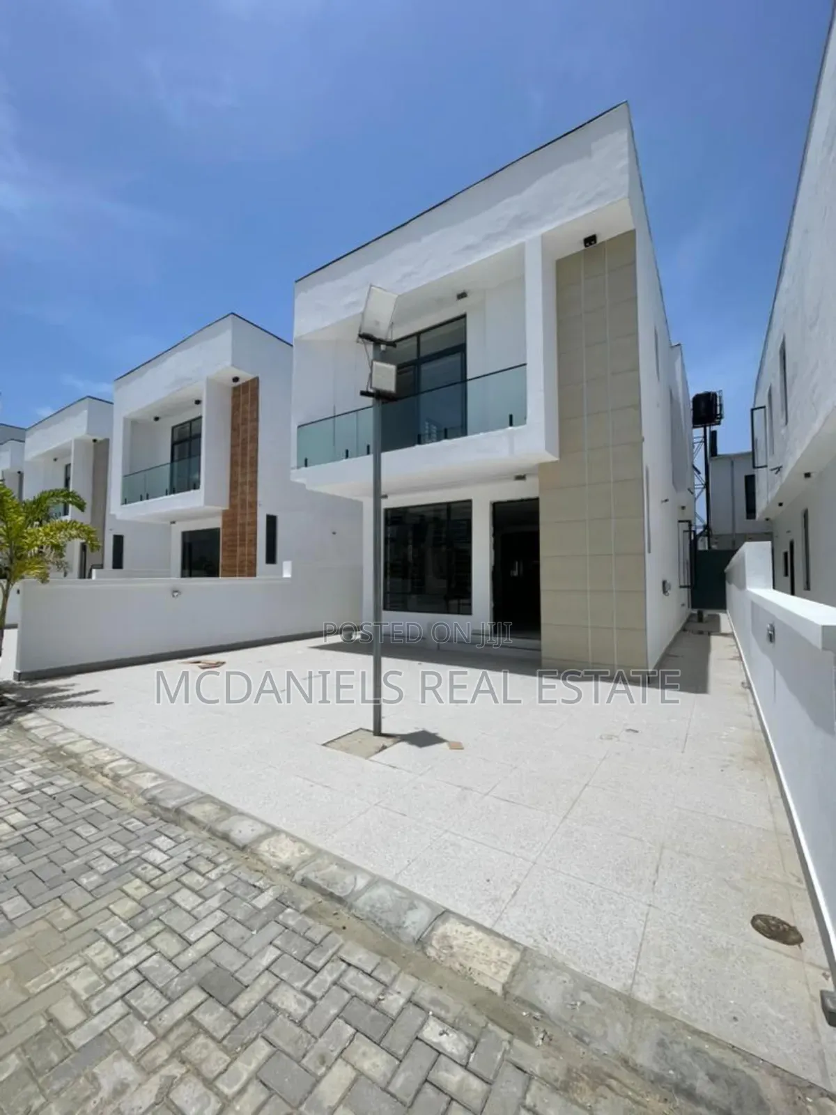 4bdrm Duplex in Ilaje / Lekki for sale in Ilaje / Lekki