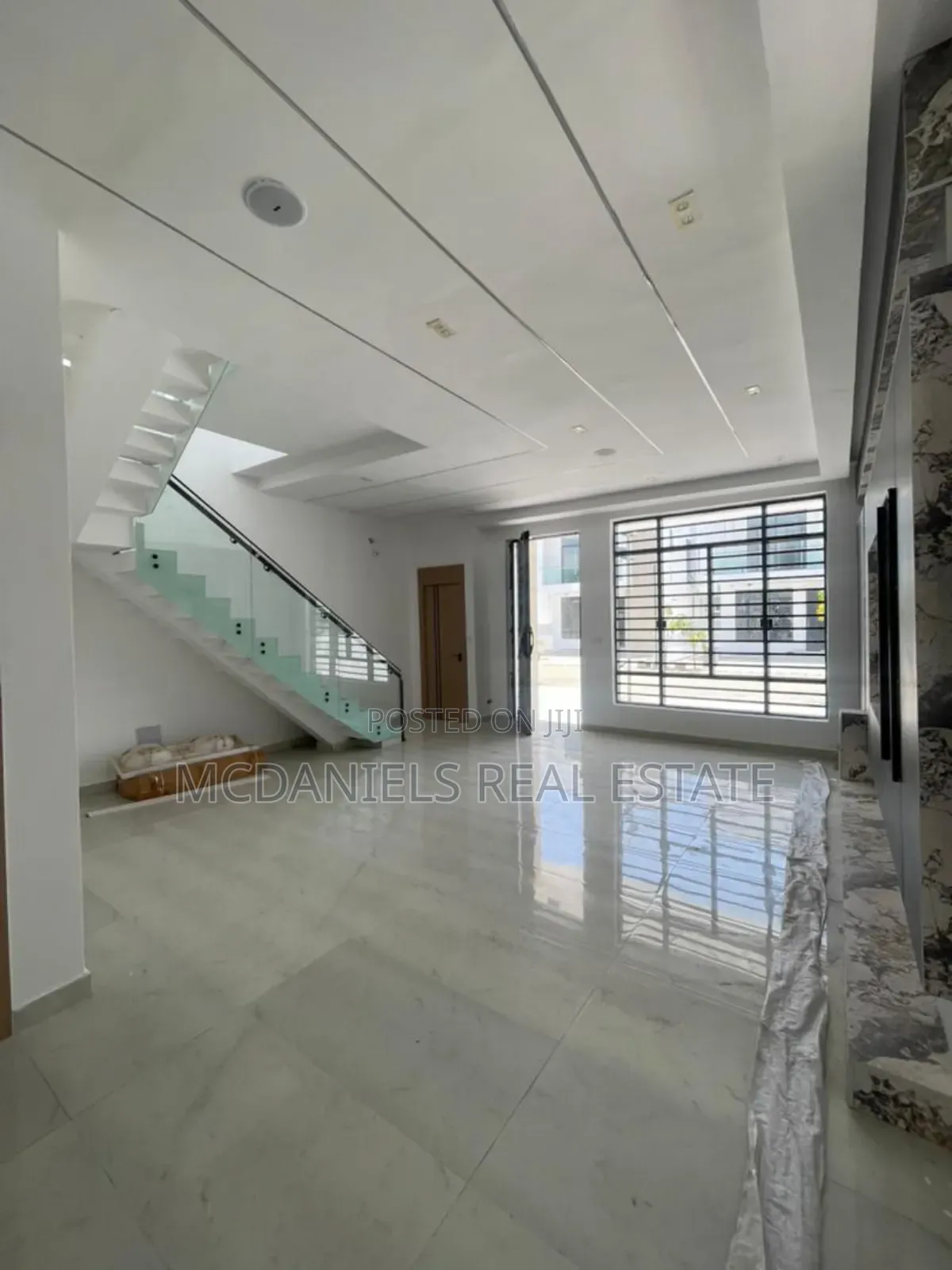 4bdrm Duplex in Ilaje / Lekki for sale in Ilaje / Lekki