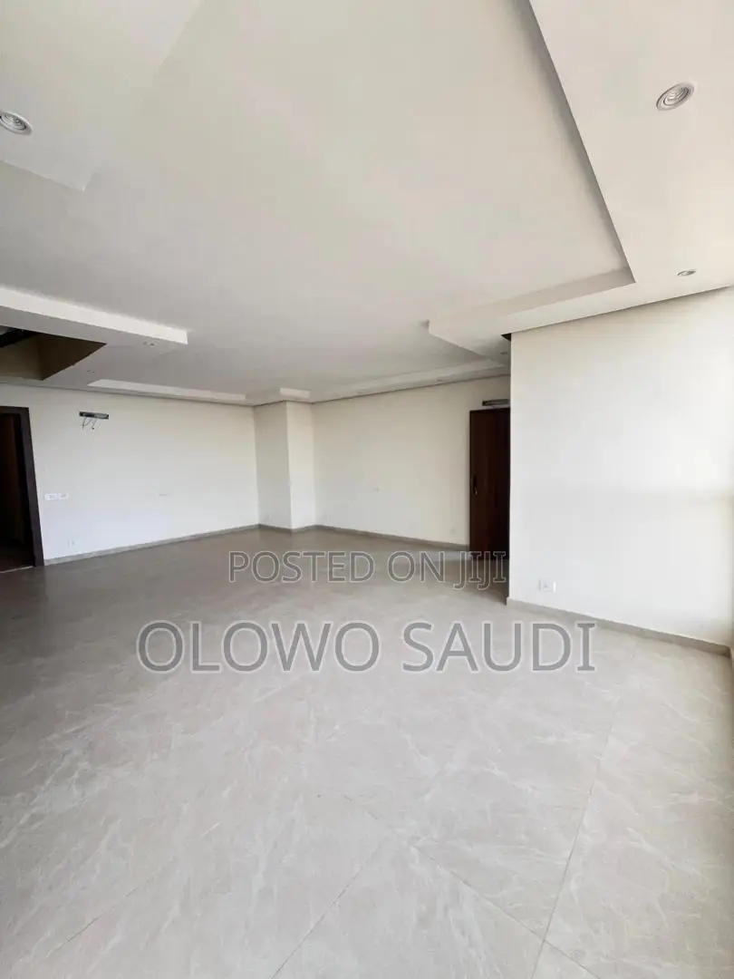 4bdrm Penthouse in Victoria Island for sale in Victoria Island