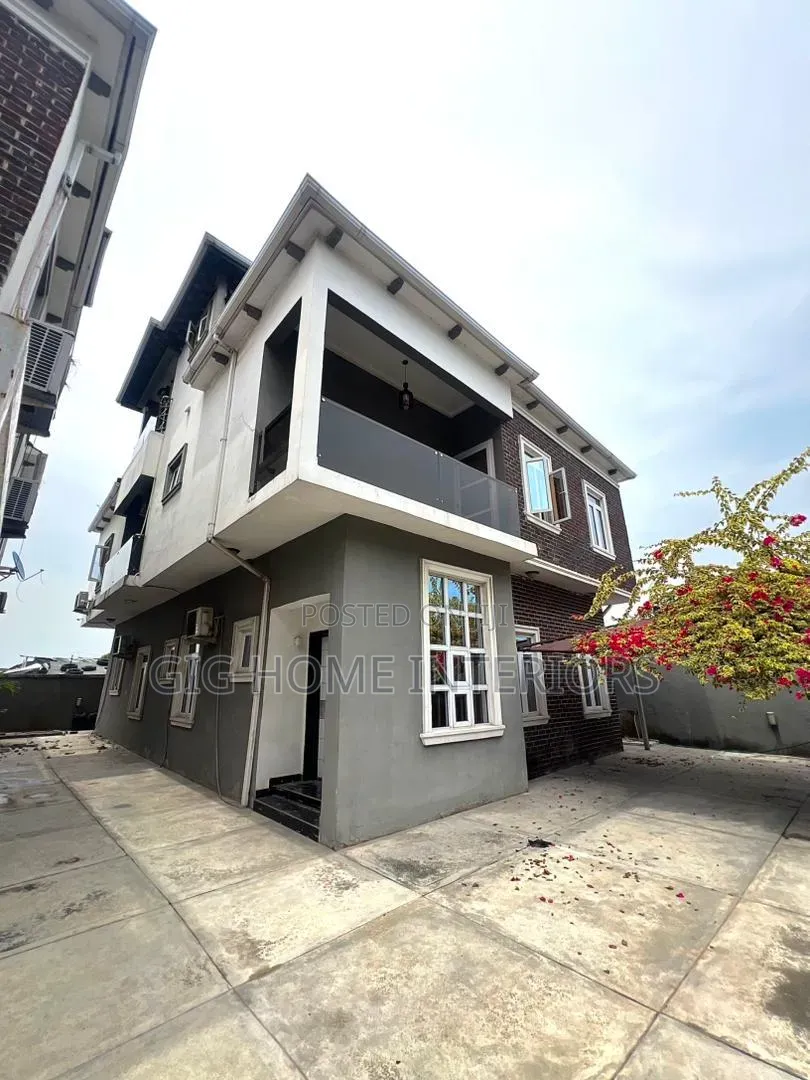 5bdrm Duplex in Ikota, Ajah for sale in Ajah