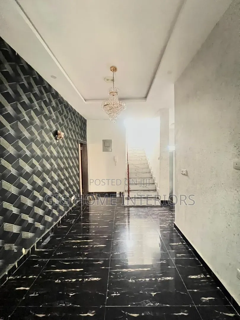 5bdrm Duplex in Ikota, Ajah for sale in Ajah