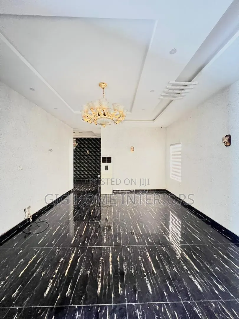 5bdrm Duplex in Ikota, Ajah for sale in Ajah