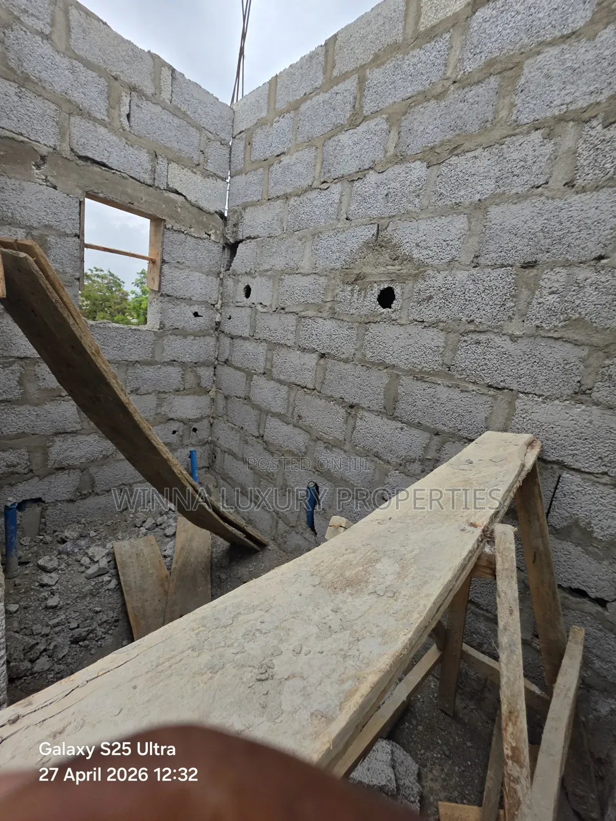 4bdrm Duplex in Sabon Lugbe for sale in Lugbe District