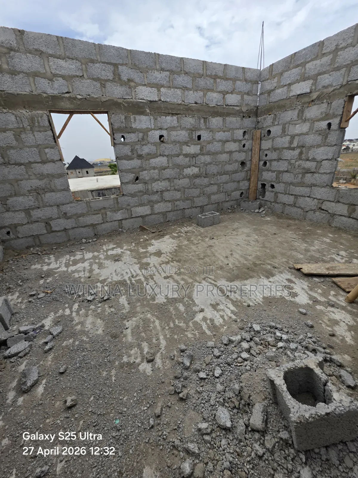 4bdrm Duplex in Sabon Lugbe for sale in Lugbe District