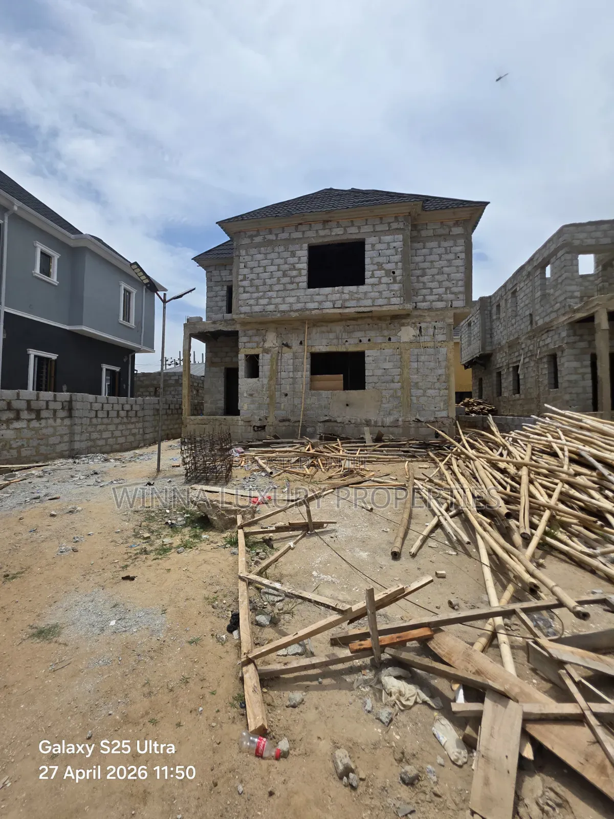 5bdrm Duplex in Aco Estate, Lugbe District for sale in Lugbe District