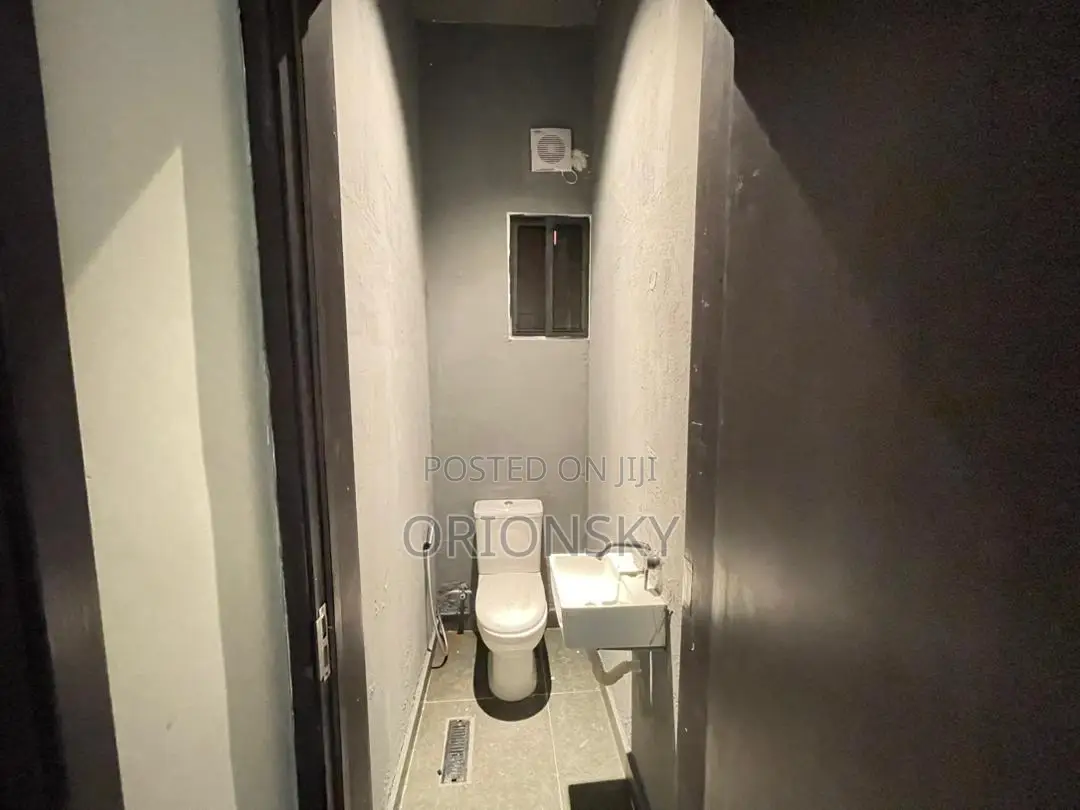 Furnished 1bdrm Block of Flats in Freedom Way, Lekki Phase 1 for sale in Lekki Phase 1