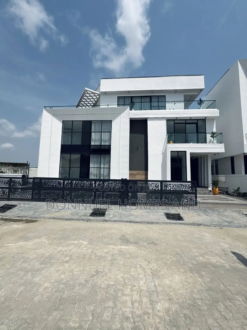 6bdrm Duplex in Chevron for sale in Chevron