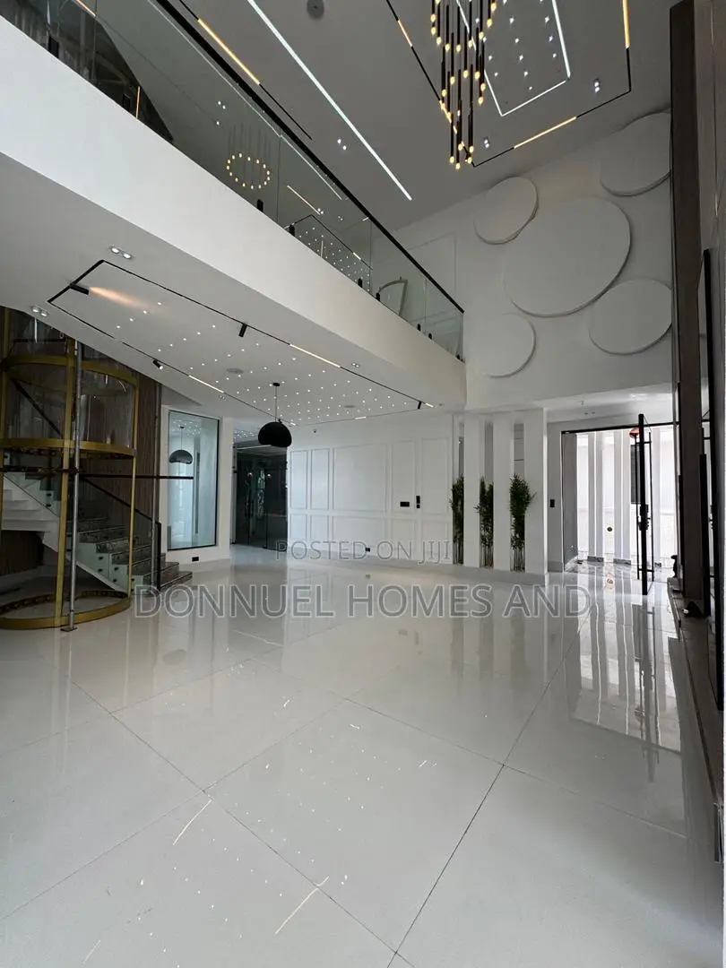 6bdrm Duplex in Chevron for sale in Chevron