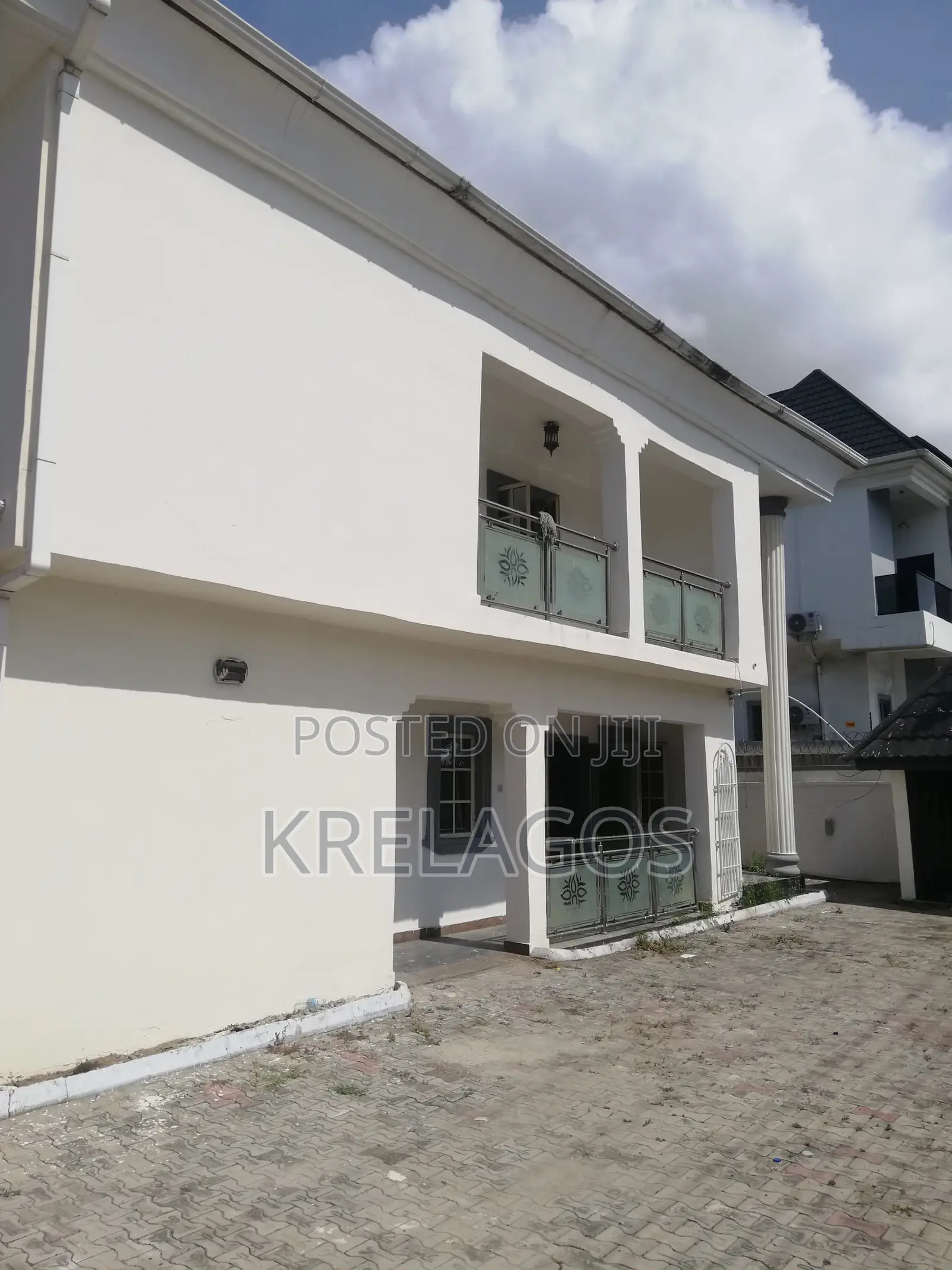 5bdrm Duplex in Chevron for sale in Chevron