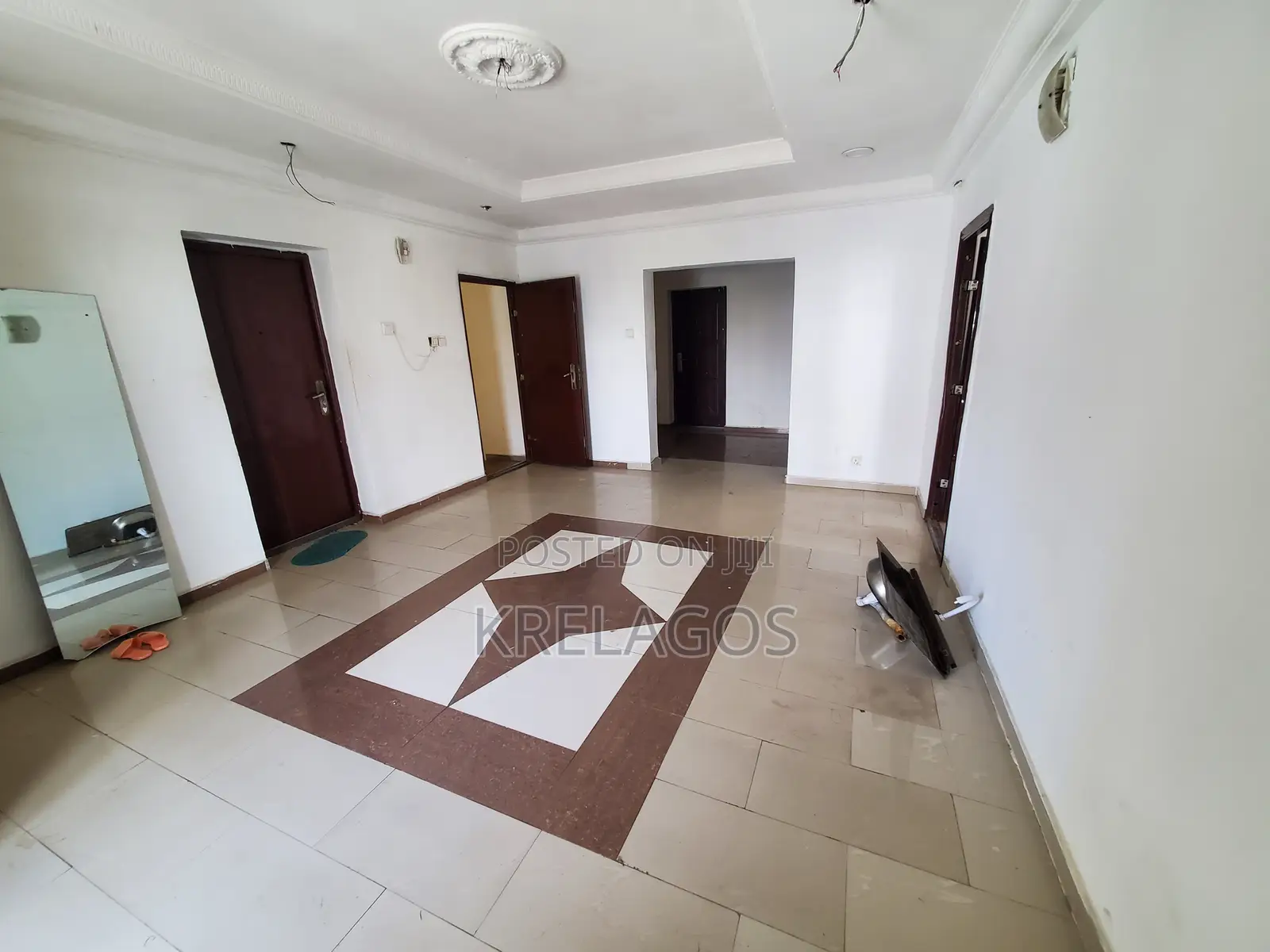 5bdrm Duplex in Chevron for sale in Chevron