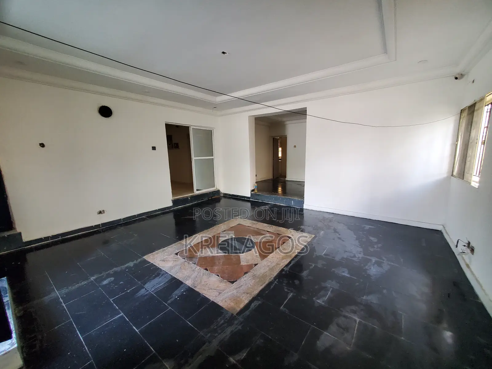 5bdrm Duplex in Chevron for sale in Chevron