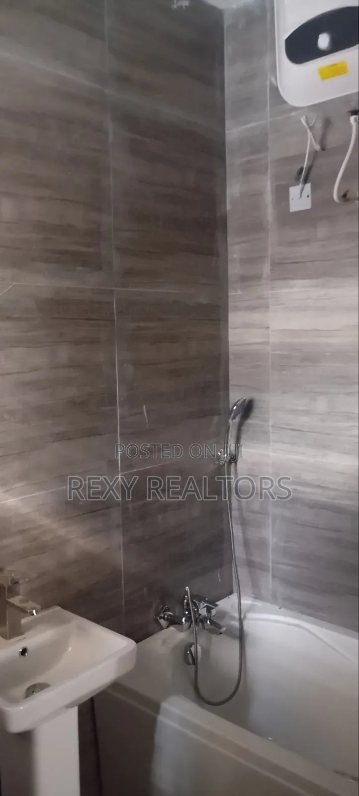 5bdrm Duplex in Naf Harmony Estate, Eliozu for rent in Eliozu