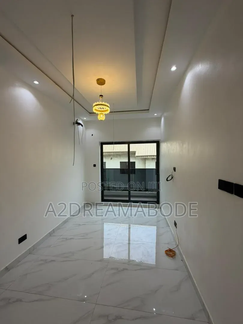 5bdrm Duplex in Omole for sale in Omole Phase 1