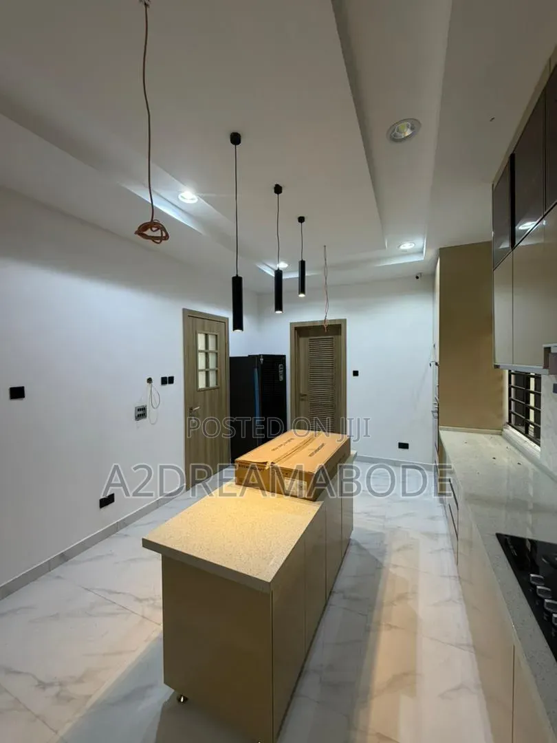 5bdrm Duplex in Omole for sale in Omole Phase 1