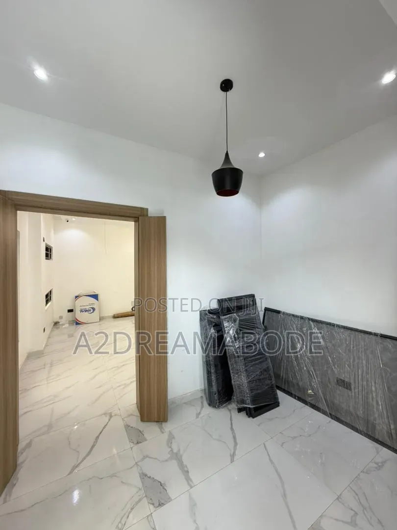 5bdrm Duplex in Omole for sale in Omole Phase 1