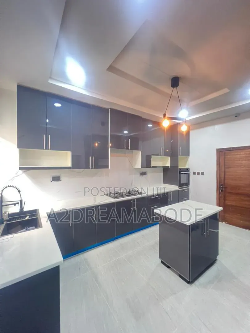 5bdrm Duplex in Magodo Phase 2 Gra for sale in GRA Phase 2 Shangisha