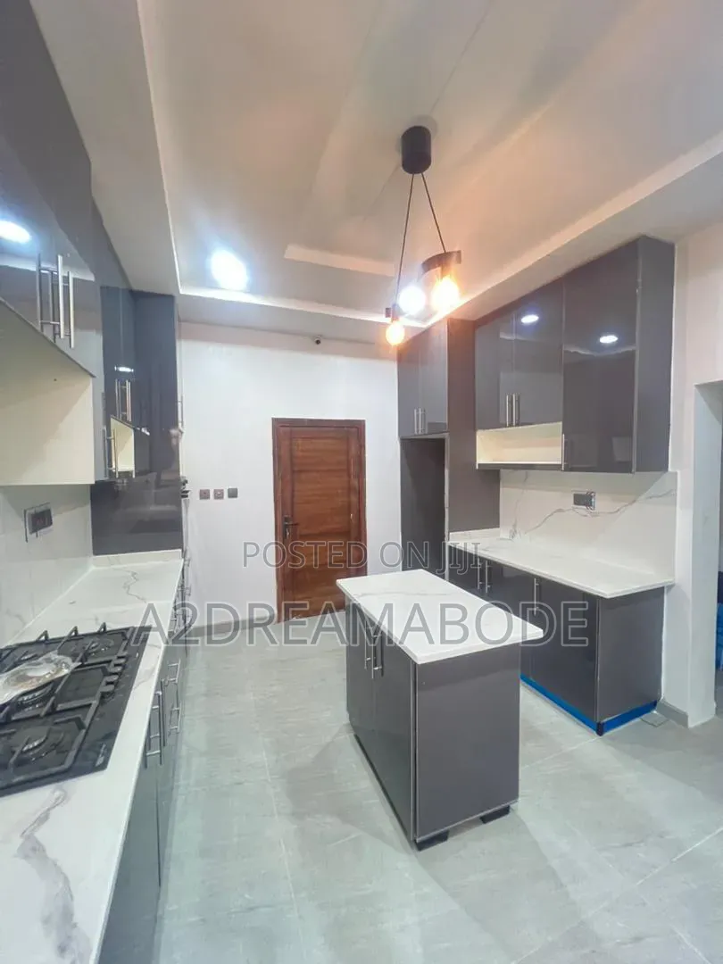 5bdrm Duplex in Magodo Phase 2 Gra for sale in GRA Phase 2 Shangisha