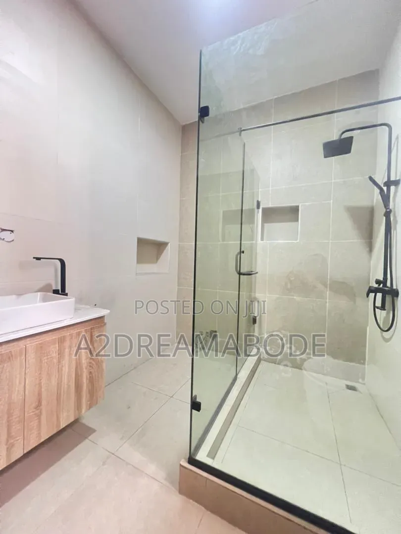5bdrm Duplex in Magodo Phase 2 Gra for sale in GRA Phase 2 Shangisha
