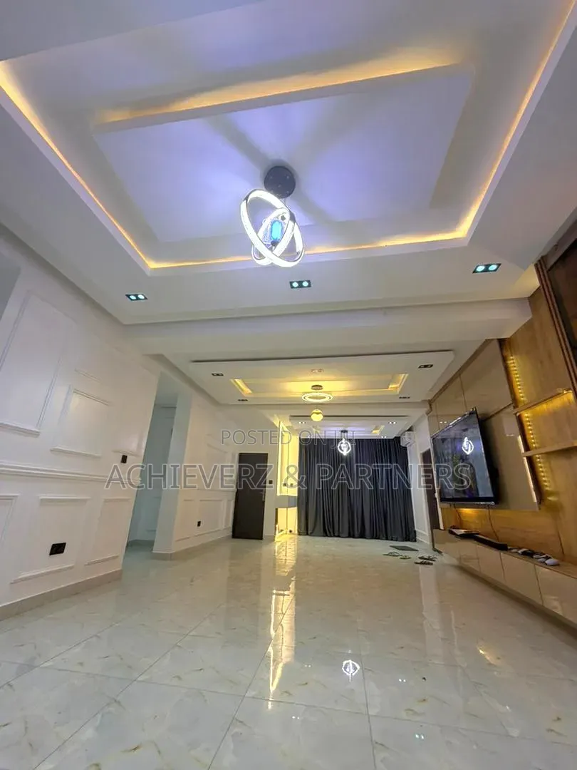3bdrm Duplex in Jabi for sale in Jabi