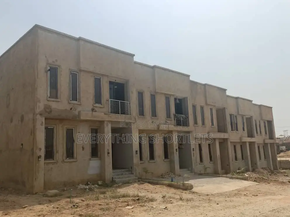 4bdrm Townhouse/Terrace in Apo District for sale in Apo District