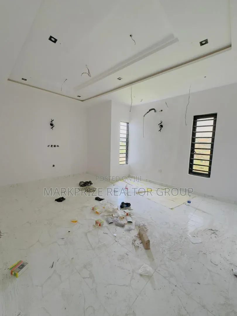 4bdrm Duplex in Opebi Ikeja Lagos for sale in Opebi