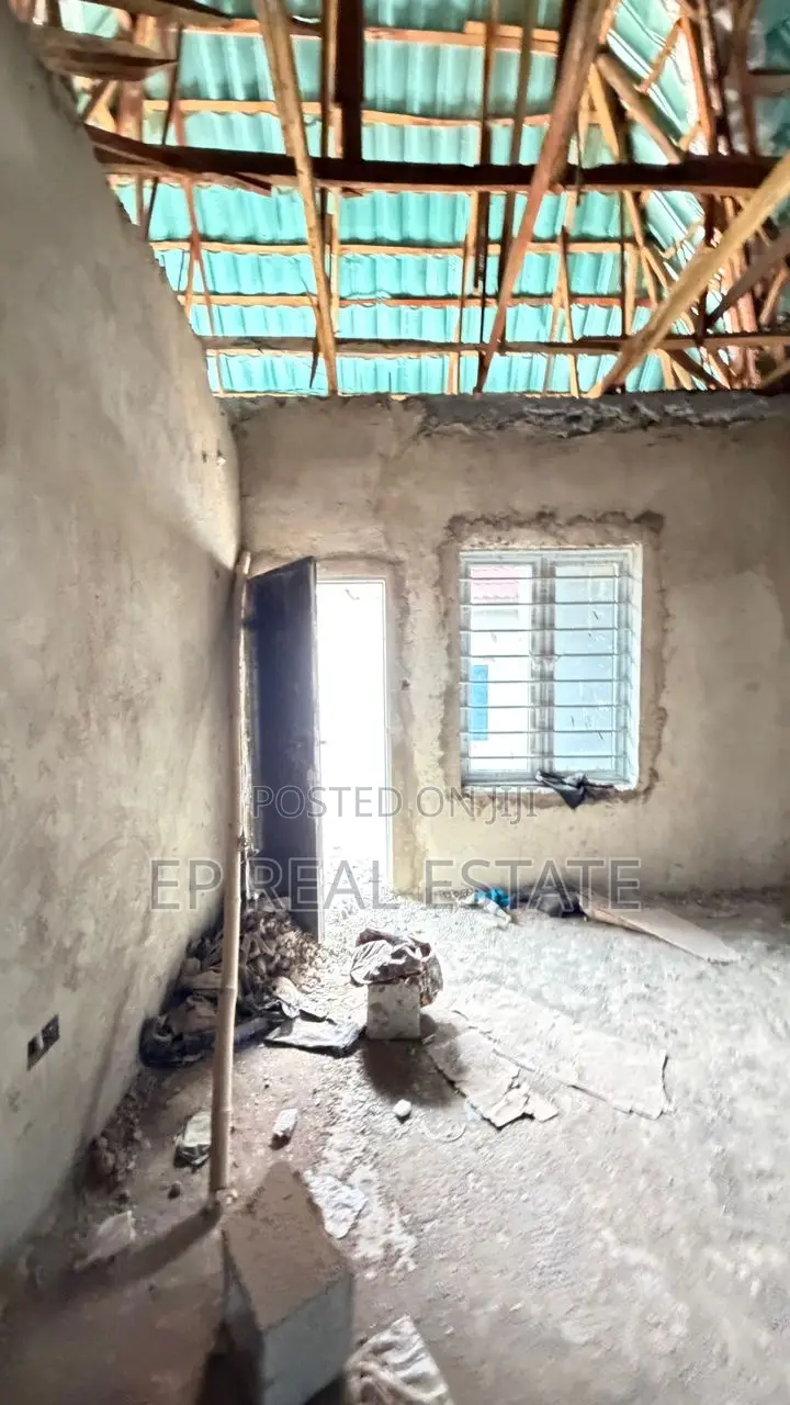 4bdrm Duplex in Lugbe District for sale in Lugbe District