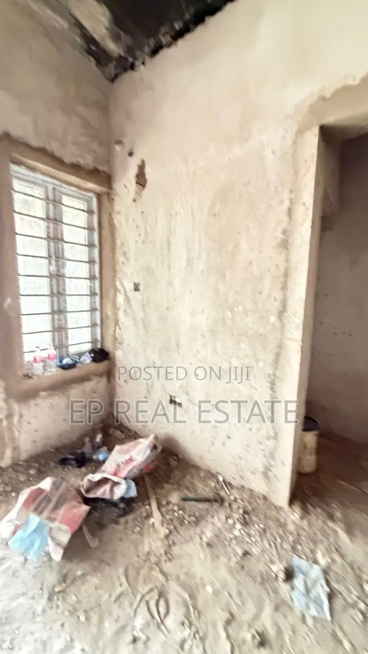 4bdrm Duplex in Lugbe District for sale in Lugbe District