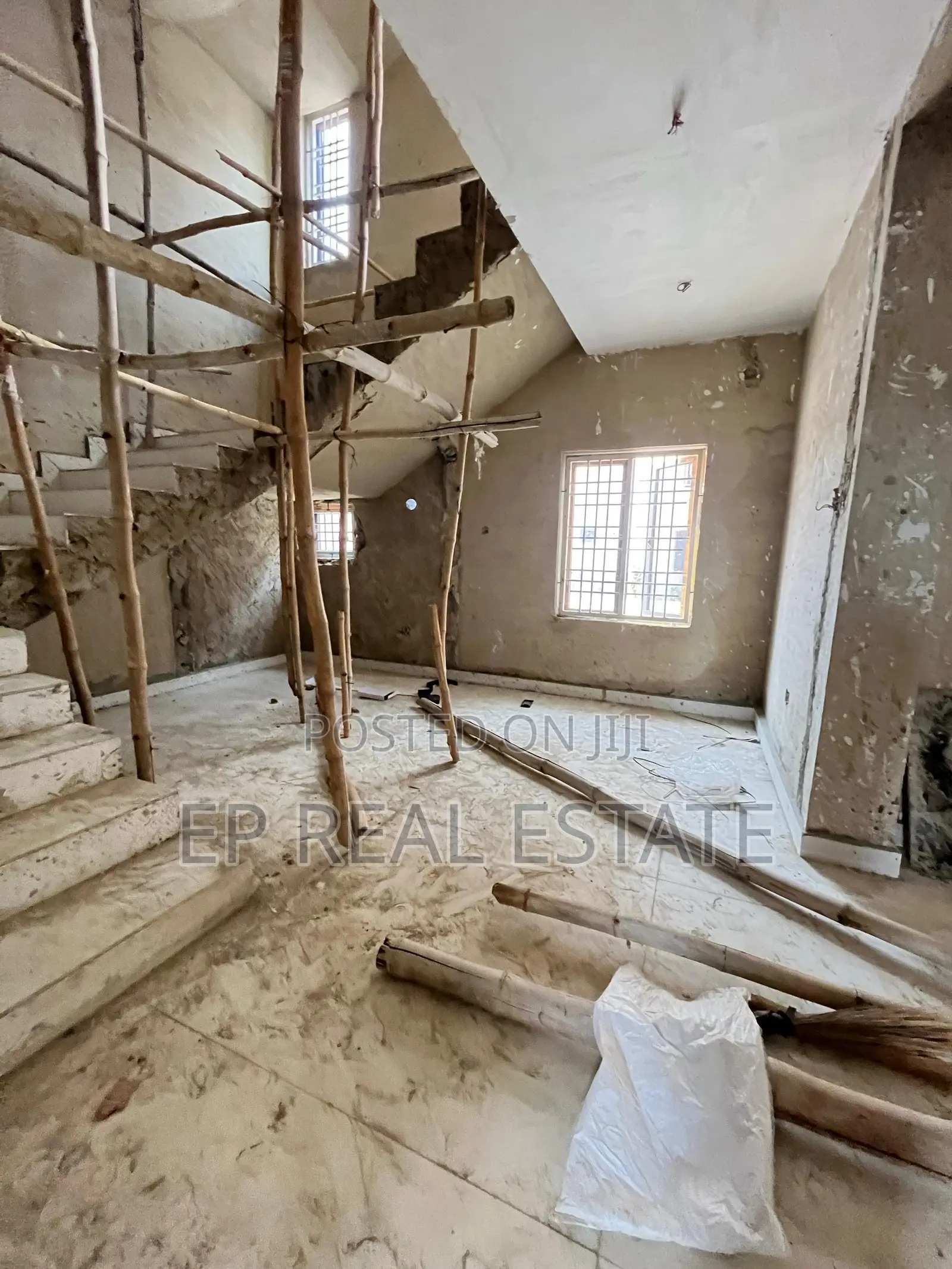 4bdrm Duplex in Gaduwa for sale in Gaduwa