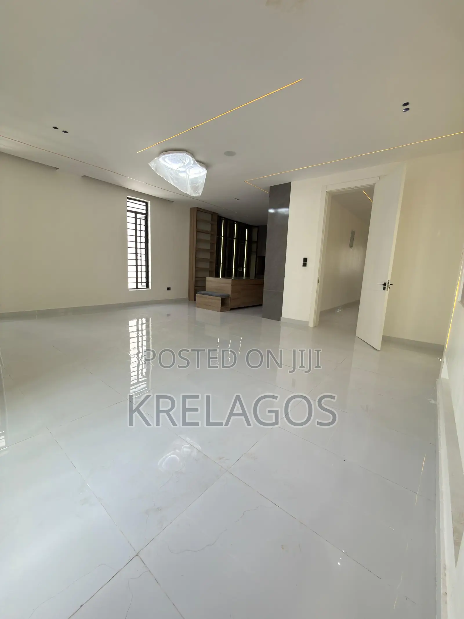 5bdrm Duplex in Lekki Phase 1 for sale in Lekki Phase 1