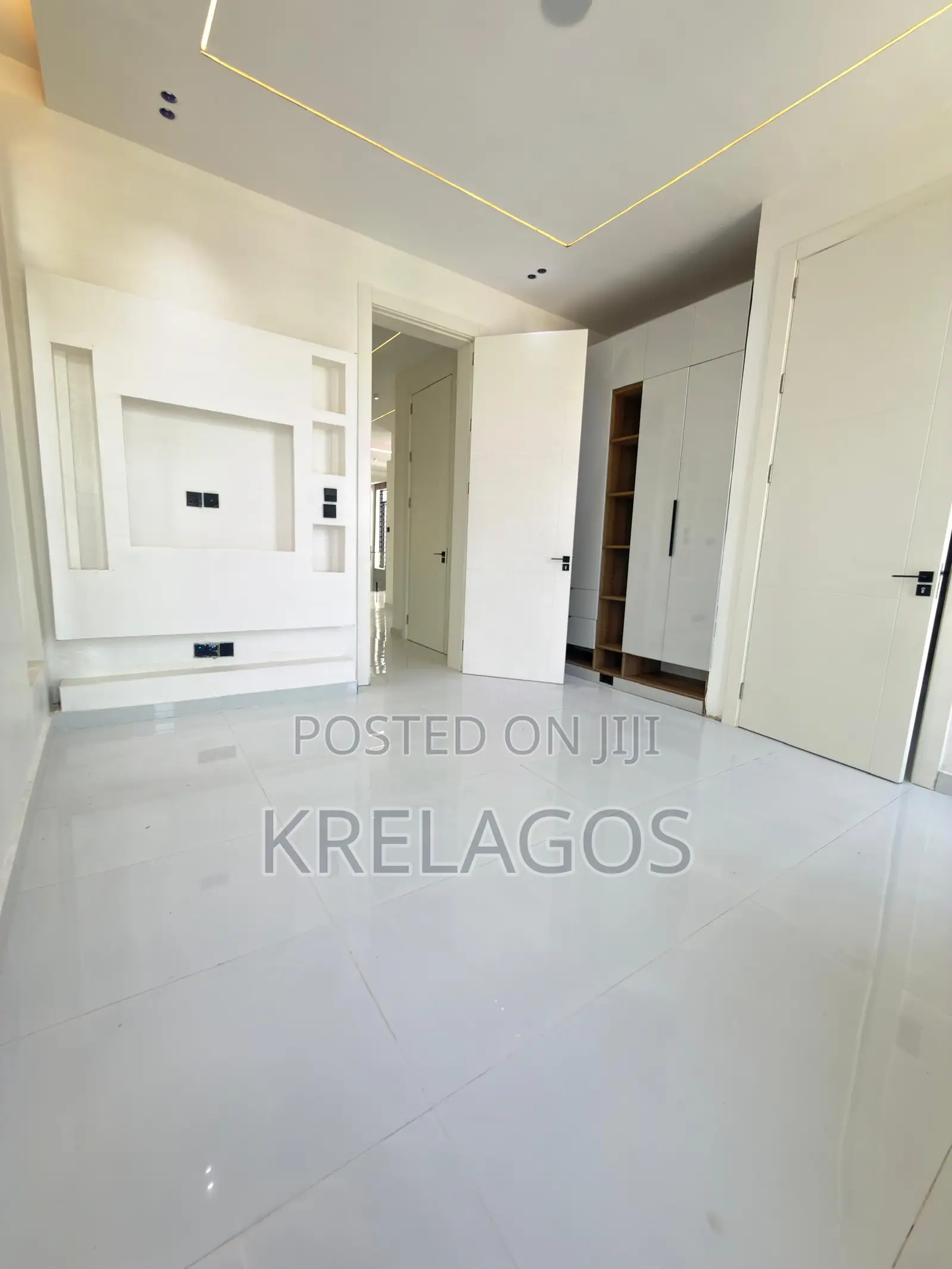 5bdrm Duplex in Lekki Phase 1 for sale in Lekki Phase 1