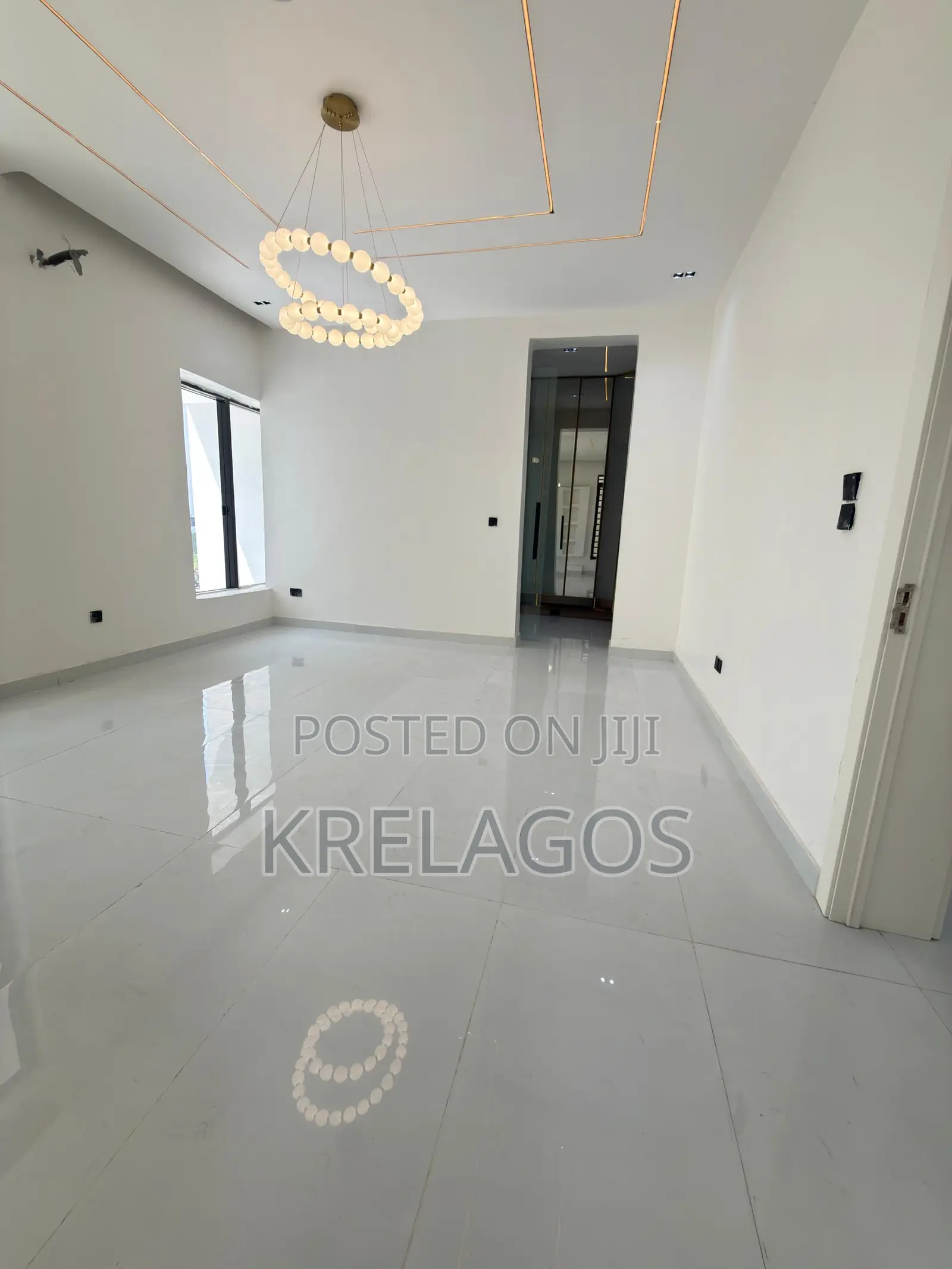 5bdrm Duplex in Lekki Phase 1 for sale in Lekki Phase 1