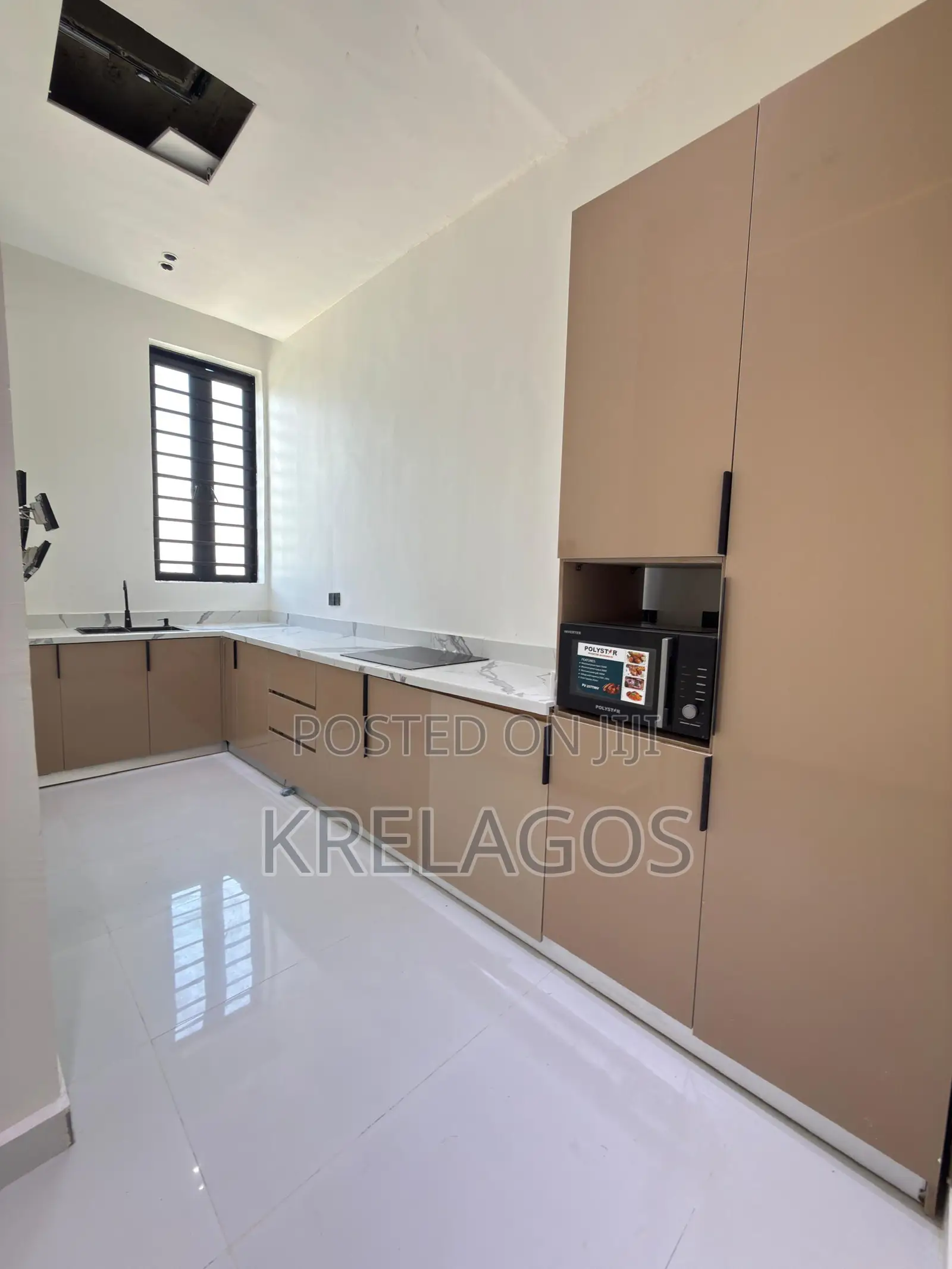 5bdrm Duplex in Lekki Phase 1 for sale in Lekki Phase 1
