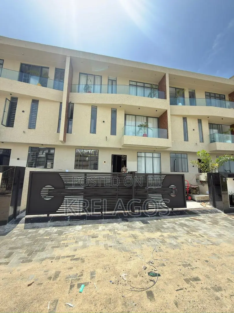 5bdrm Duplex in Lekki Phase 1 for sale in Lekki Phase 1