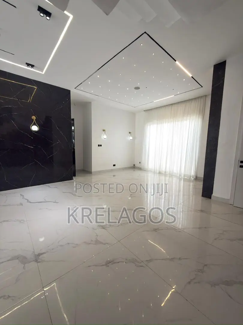5bdrm Duplex in Lekki Phase 1 for sale in Lekki Phase 1