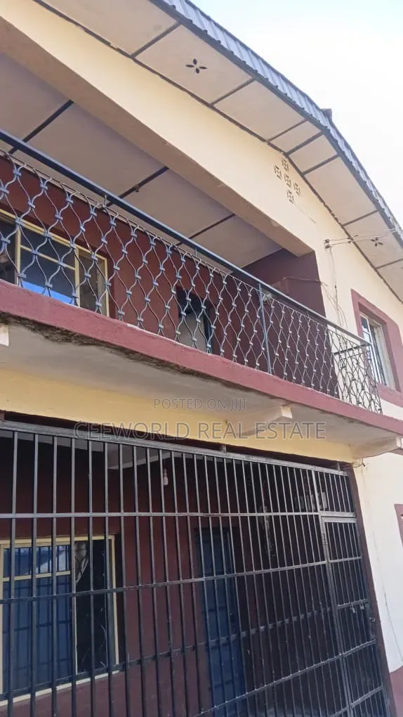 3bdrm Apartment in Elewura Challenge for rent in CHallenge / Ibadan