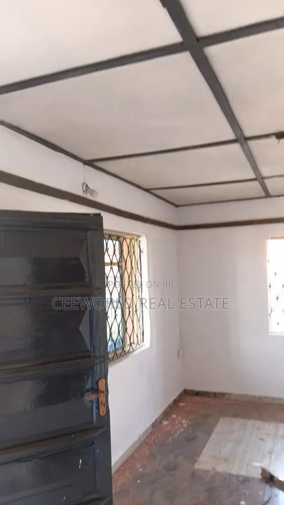 3bdrm Apartment in Elewura Challenge for rent in CHallenge / Ibadan