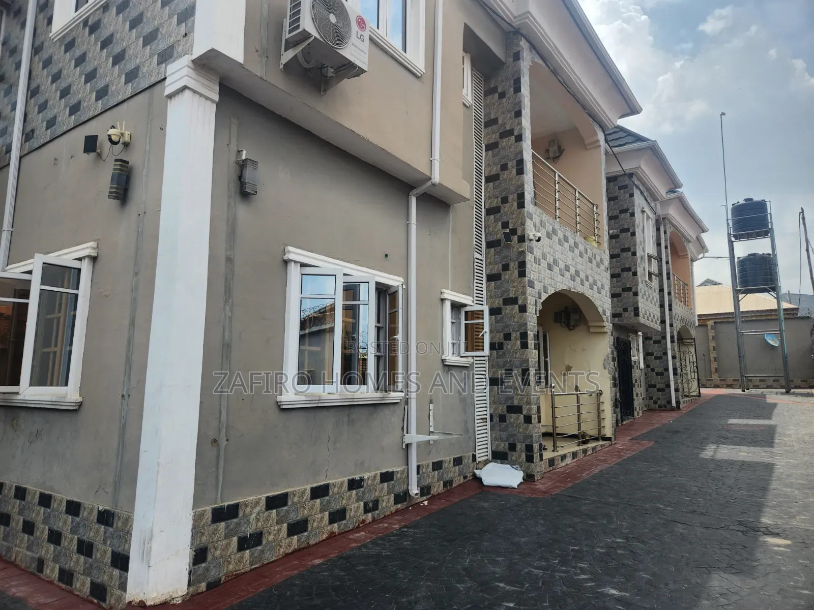 3bdrm Duplex in Ore Ofe, Akala Express for sale in Akala Express