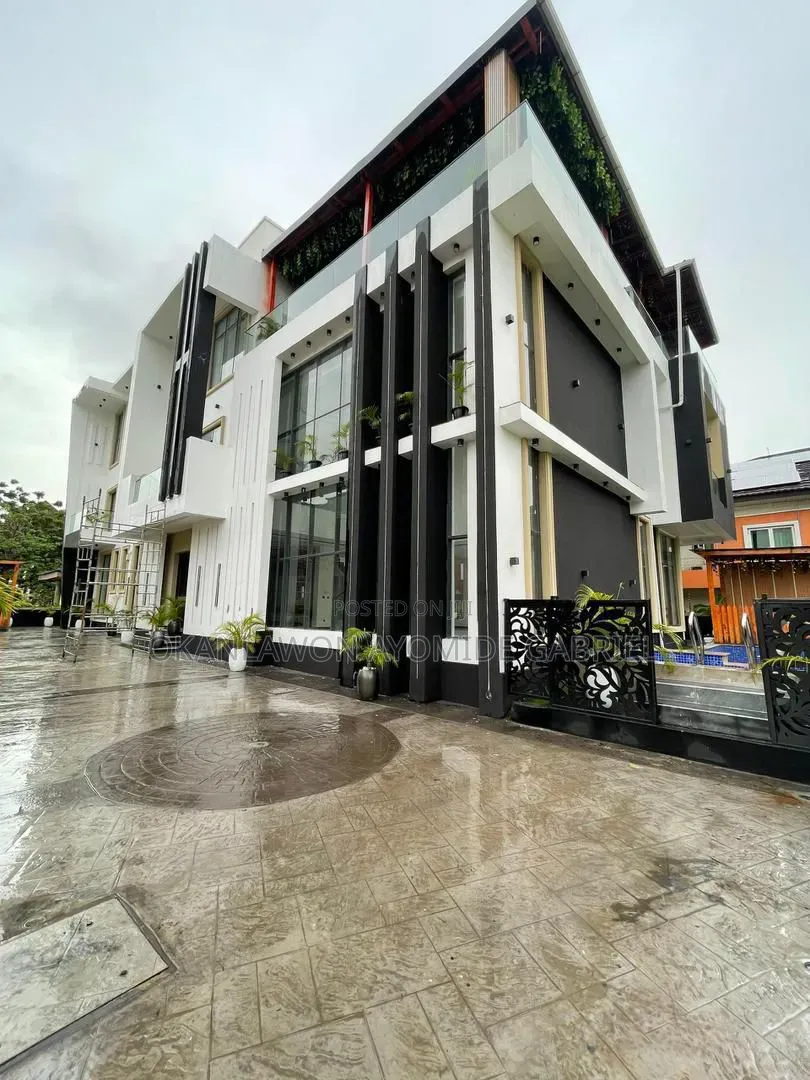 6bdrm Duplex in Ikate for sale in Ikate