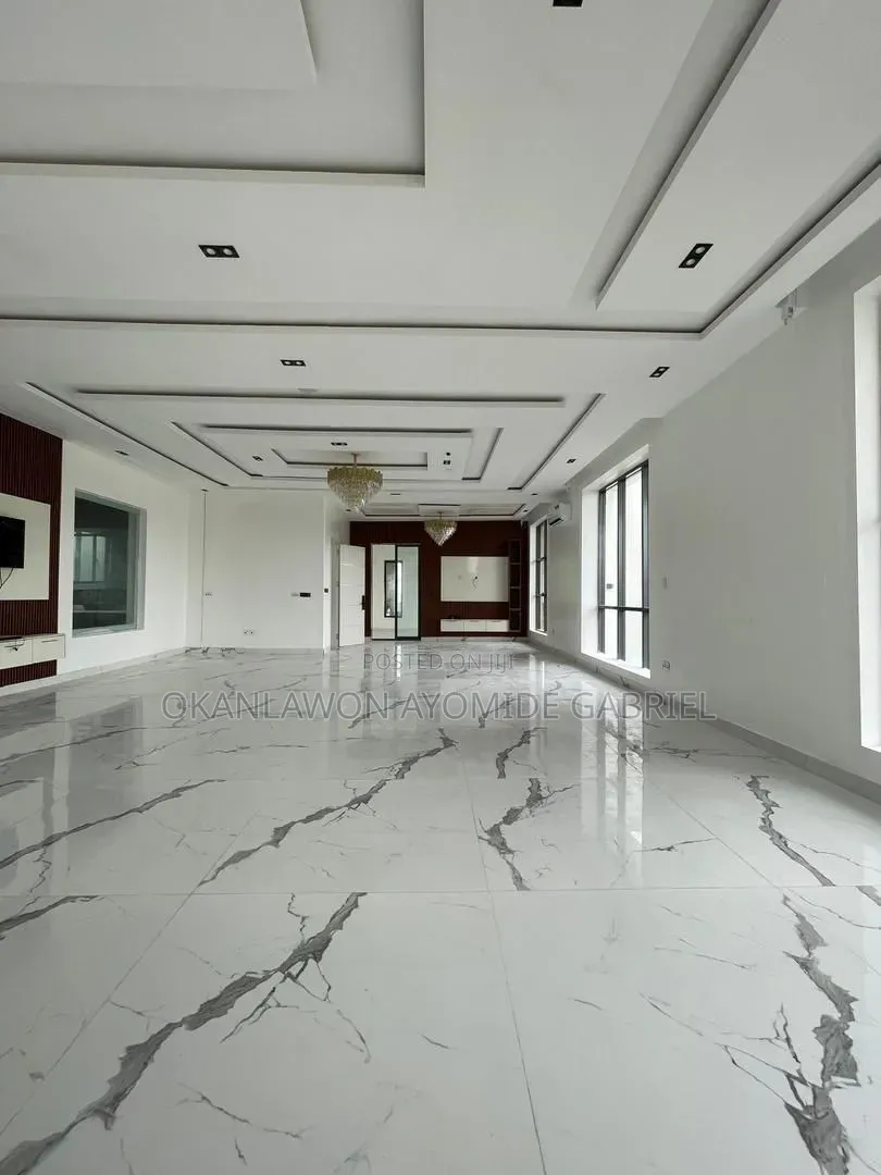 6bdrm Duplex in Ikate for sale in Ikate