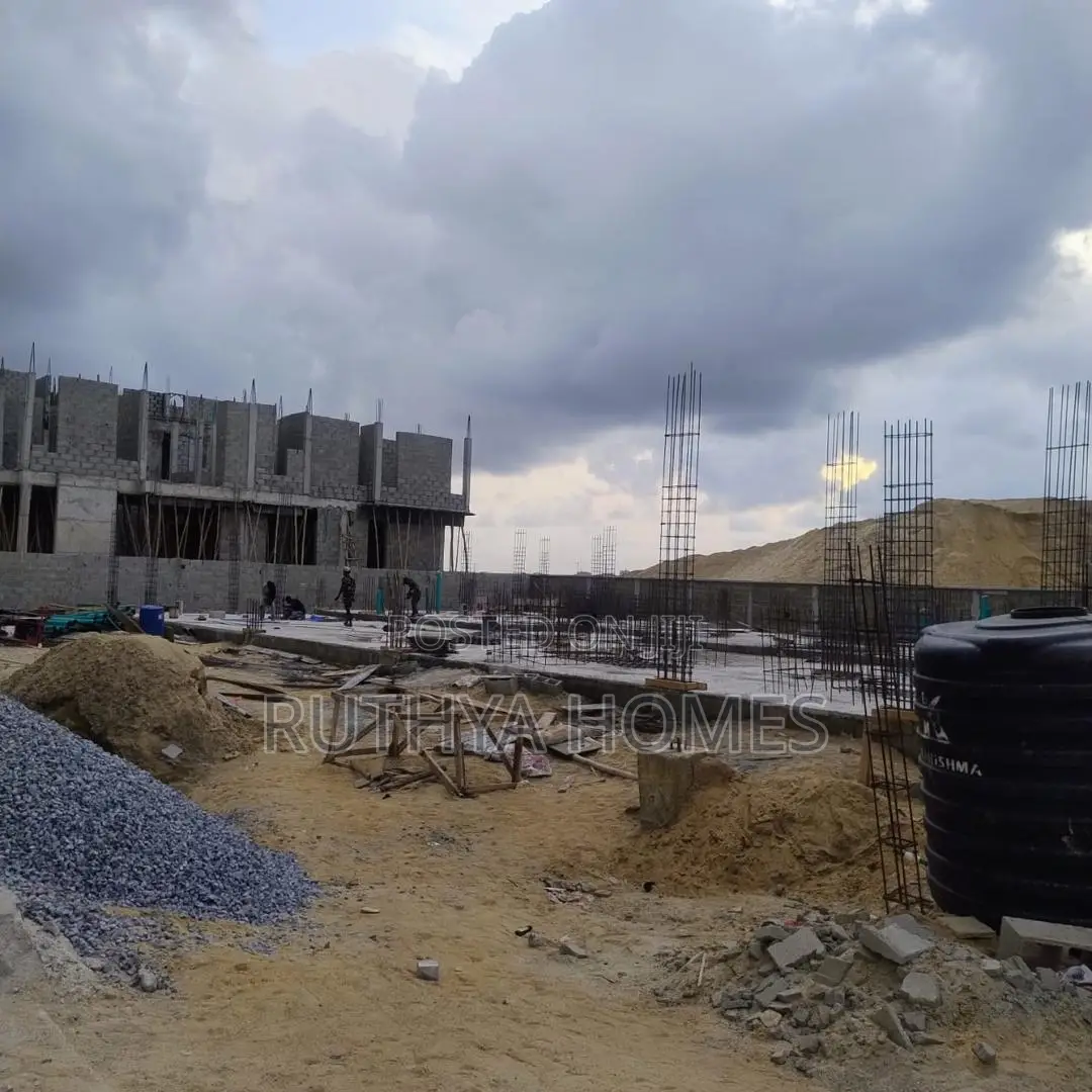 4 Bedroom Mansionete in Eleko