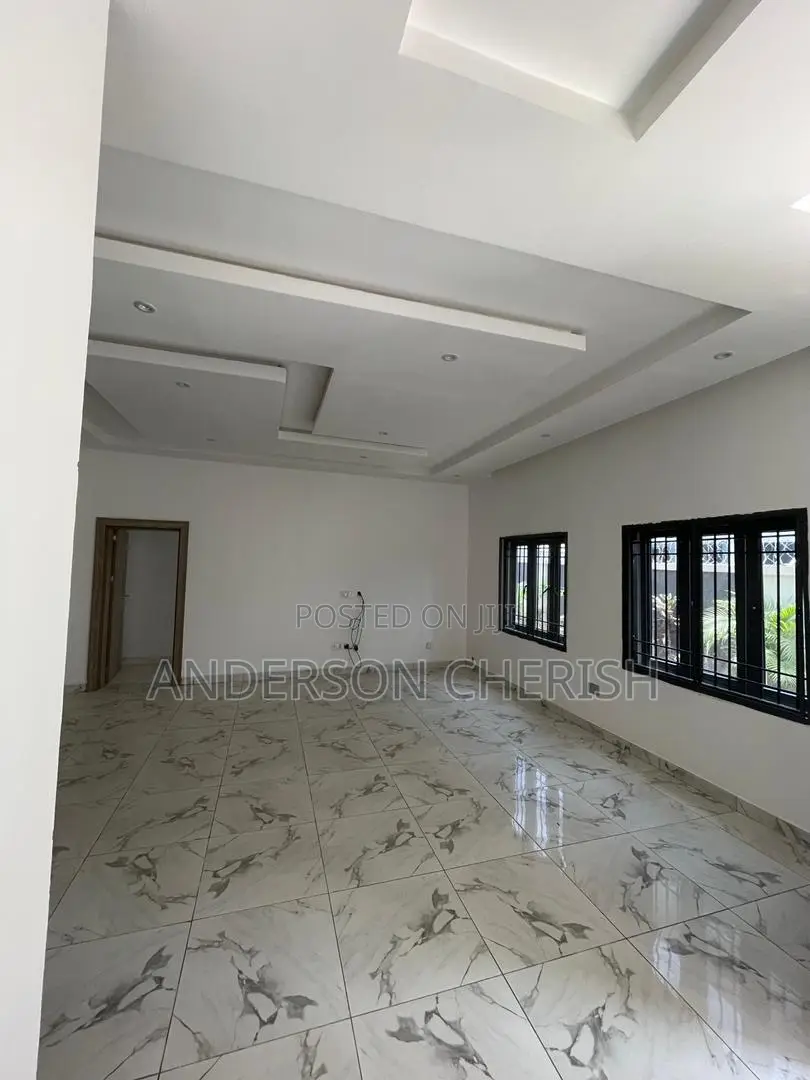 5bdrm Duplex in Idu for rent in Idu